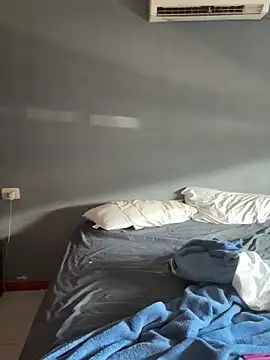 Sashailardi online show from February 5, 2026, 7:32 pm