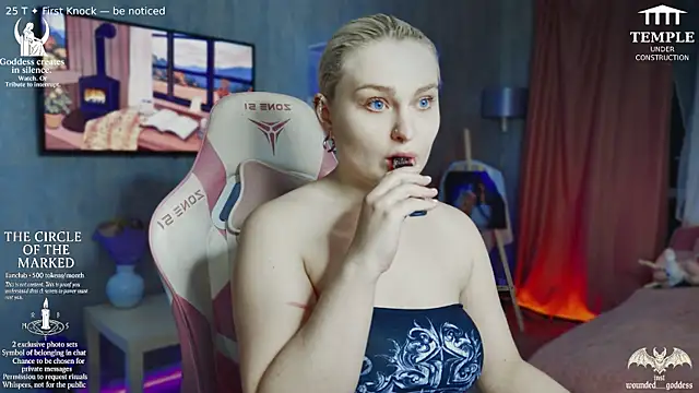 Snapshot of Wounded_Goddess_ chatting on November 4, 2025, 4:00 pm Wounded Goddess online show from November 4, 2025, 4:00 pm