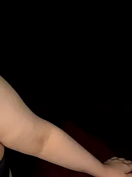 Snapshot of RooVaaN-Xx chatting on November 2, 2025, 5:40 pm RooVaaN-Xx online show from November 2, 2025, 5:40 pm