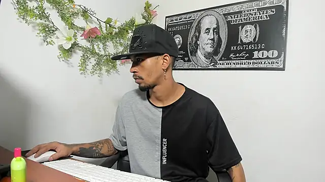 Snapshot of carl_jhonson821 chatting on November 1, 2025, 1:12 am carl jhonson821 online show from November 1, 2025, 1:12 am