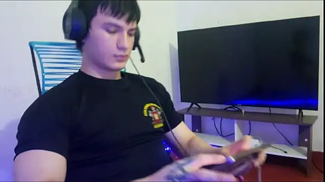 ErickWalton online show from November 19, 2025, 5:40 am