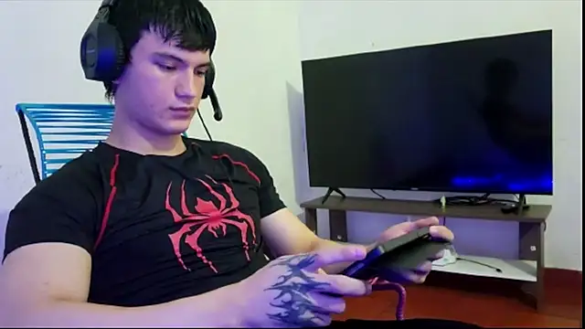 ErickWalton online show from November 18, 2025, 4:49 am