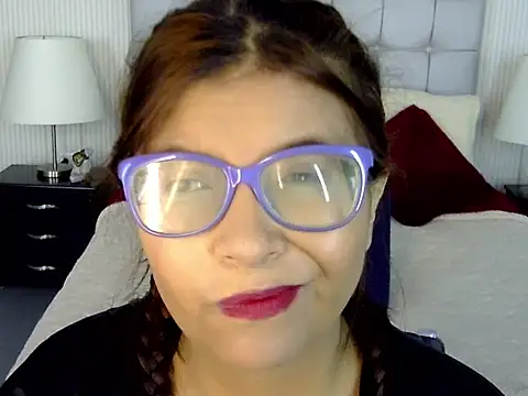 Snapshot of Amber_Rouge_ chatting on October 1, 2025, 12:31 pm Amber Rouge online show from October 1, 2025, 12:31 pm