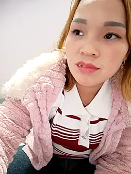 Snapshot of keobong-00 chatting on November 2, 2025, 12:43 pm keobong-00 online show from November 2, 2025, 12:43 pm