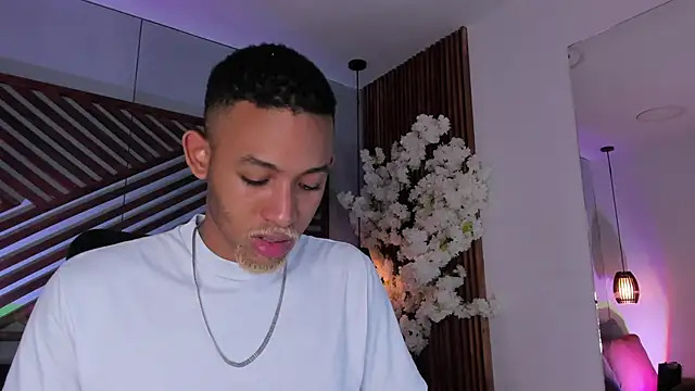 B Wild online show from December 14, 2025, 3:35 am