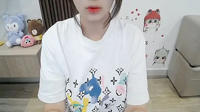 Snapshot of Eirlys18 chatting on October 10, 2025, 1:28 am Eirlys18 online show from October 10, 2025, 1:28 am