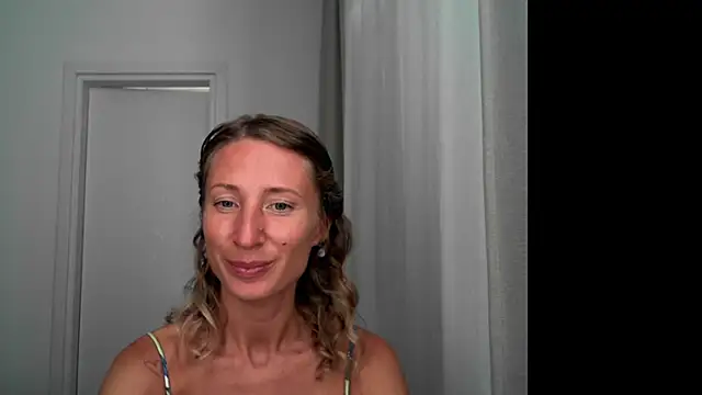 Snapshot of Paevoa chatting on September 27, 2025, 2:45 pm Paevoa online show from September 27, 2025, 2:45 pm