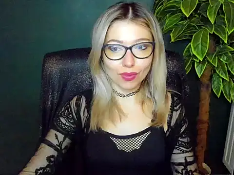 loveHeidi online show from December 17, 2025, 6:29 am