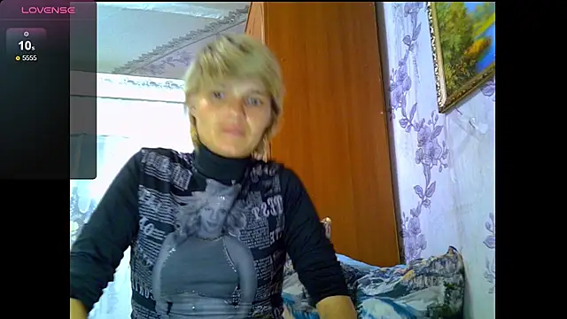 Snapshot of SaraSnow_ chatting on September 22, 2025, 5:41 pm SaraSnow  online show from September 22, 2025, 5:41 pm