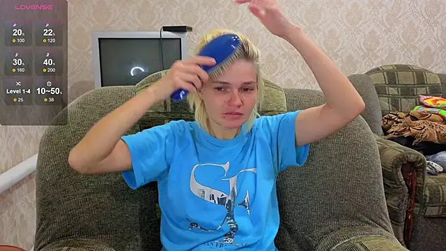 Snapshot of SaraSnow_ chatting on December 16, 2025, 6:34 pm SaraSnow online show from December 16, 2025, 6:34 pm