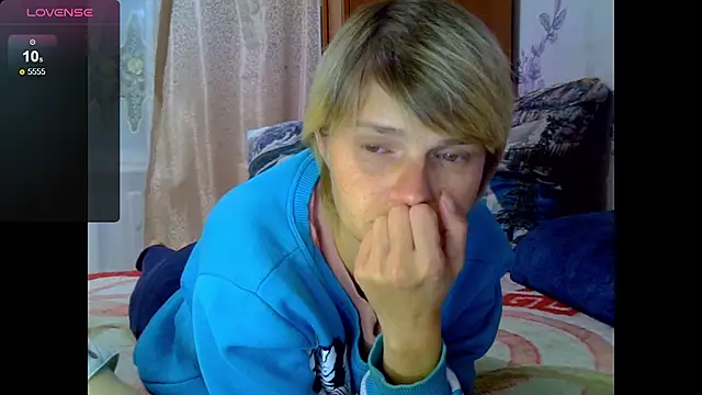 Snapshot of SaraSnow_ chatting on October 11, 2025, 6:20 pm SaraSnow  online show from October 11, 2025, 6:20 pm