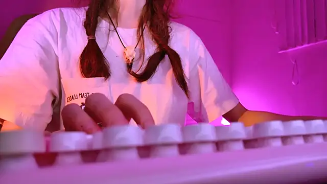 Snapshot of Yoka_paradoXXX chatting on December 5, 2025, 5:17 am Yoka paradoXXX online show from December 5, 2025, 5:17 am