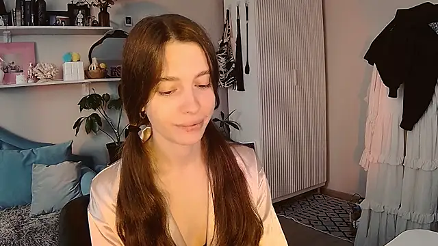 Yoka paradoXXX online show from May 14, 2026, 12:46 pm