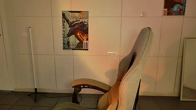 Yoka paradoXXX online show from January 15, 2026, 1:14 pm