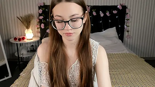 Dolly Gleam online show from October 11, 2025, 3:07 am