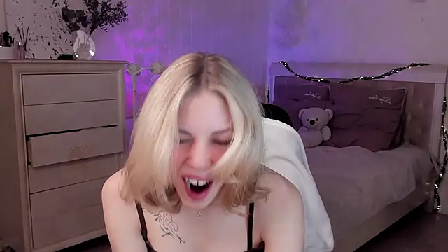 Leila Vanilla online show from February 6, 2026, 5:14 am