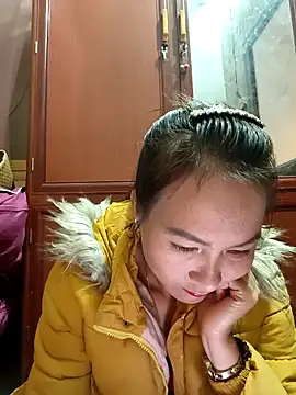 Snapshot of Yumyum_kiw chatting on November 28, 2025, 2:17 pm Yumyum kiw online show from November 28, 2025, 2:17 pm