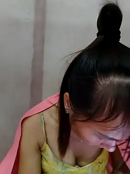 Snapshot of Yumyum_kiw chatting on December 2, 2025, 10:17 am Yumyum kiw online show from December 2, 2025, 10:17 am