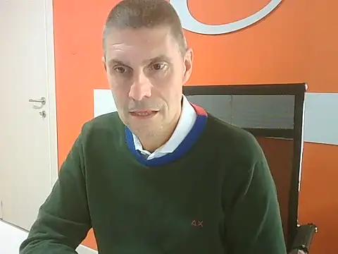 Snapshot of max79ve31 chatting on October 10, 2025, 12:28 pm max79ve31 online show from October 10, 2025, 12:28 pm