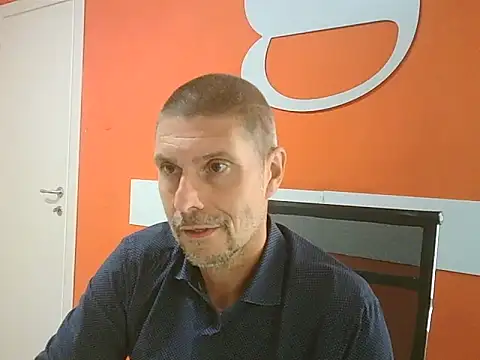 Snapshot of max79ve31 chatting on September 22, 2025, 12:00 pm max79ve31 online show from September 22, 2025, 12:00 pm