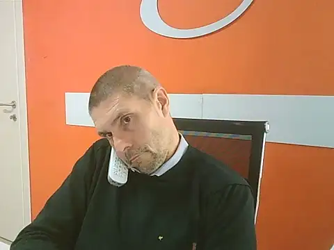 Snapshot of max79ve31 chatting on October 24, 2025, 12:48 pm max79ve31 online show from October 24, 2025, 12:48 pm