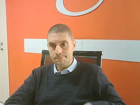 Snapshot of max79ve31 chatting on November 6, 2025, 11:36 am max79ve31 online show from November 6, 2025, 11:36 am