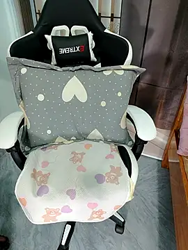 Snapshot of LadyMaiMai chatting on November 6, 2025, 9:02 am LadyMaiMai online show from November 6, 2025, 9:02 am