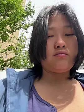 Fengbaby-555 online show from April 22, 2026, 3:02 am