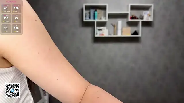 Snapshot of RinaMirinda chatting on December 14, 2025, 11:16 am RinaMirinda online show from December 14, 2025, 11:16 am