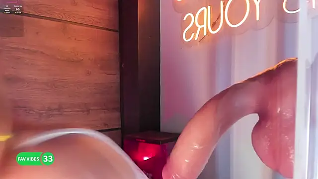 alyamonroe online show from November 14, 2025, 11:03 am