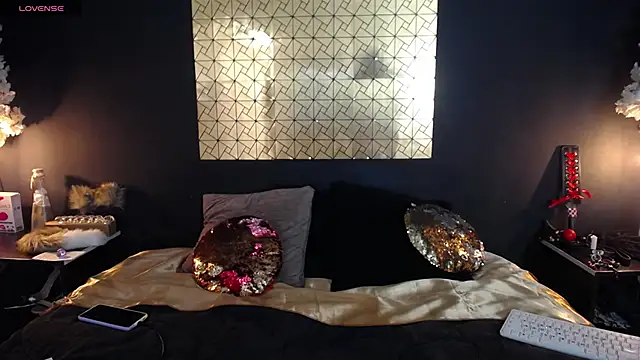 kinky momm online show from March 21, 2026, 4:44 pm