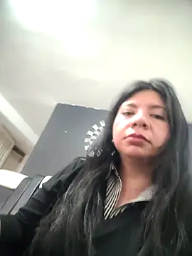 kinky momm online show from November 20, 2025, 3:02 pm