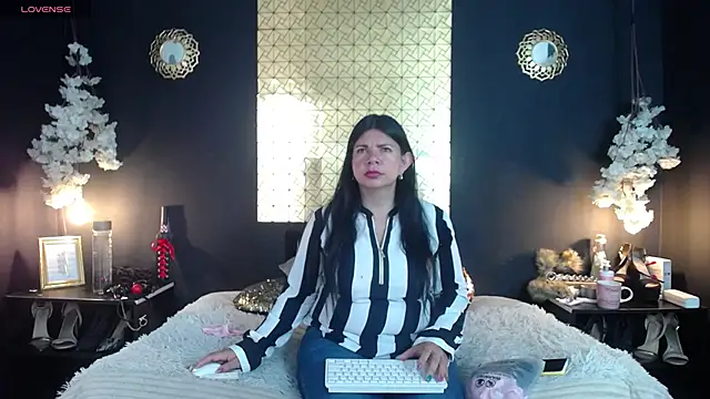 kinky momm online show from February 20, 2026, 3:03 pm