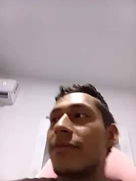 Snapshot of Boy_hot- chatting on September 16, 2025, 4:24 am Boy hot- online show from September 16, 2025, 4:24 am