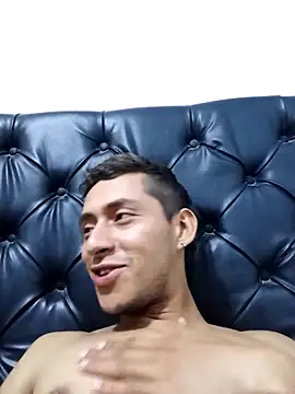 Snapshot of Boy_hot- chatting on September 10, 2025, 4:22 am Boy hot- online show from September 10, 2025, 4:22 am