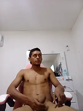 Snapshot of Boy_hot- chatting on September 18, 2025, 4:26 am Boy hot- online show from September 18, 2025, 4:26 am