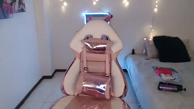 Snapshot of Maddy_Vicius19 chatting on February 19, 2026, 2:52 am Maddy Vicius19 online show from February 19, 2026, 2:52 am