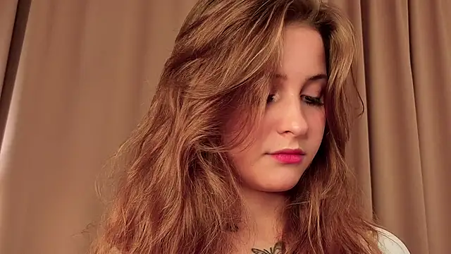 Snapshot of LoveSeekins chatting on December 3, 2025, 7:02 pm LoveSeekins online show from December 3, 2025, 7:02 pm