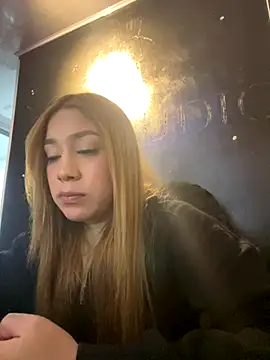 Snapshot of Issa_Moon_ chatting on November 24, 2025, 2:22 am Issa Moon online show from November 24, 2025, 2:22 am