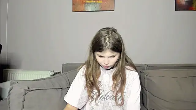 Lilly Jess online show from November 23, 2025, 7:24 pm