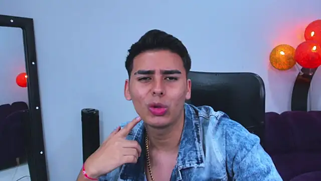 Matthewlodge online show from November 11, 2025, 2:56 pm