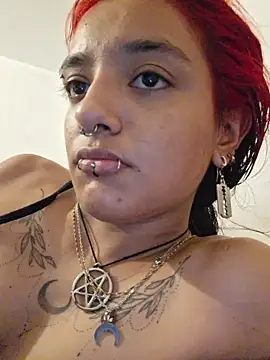 carolinerue online show from June 3, 2026, 12:22 am