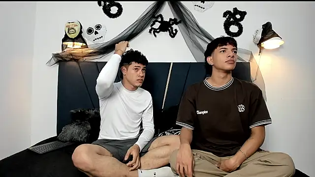 Snapshot of maicol_cum23 chatting on October 28, 2025, 4:24 am maicol cum23 online show from October 28, 2025, 4:24 am