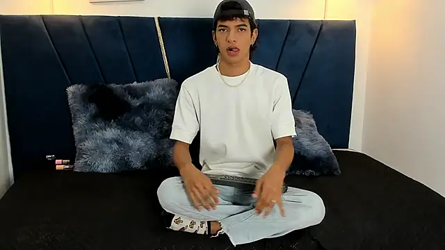 Snapshot of maicol_cum23 chatting on September 10, 2025, 1:32 pm maicol cum23 online show from September 10, 2025, 1:32 pm