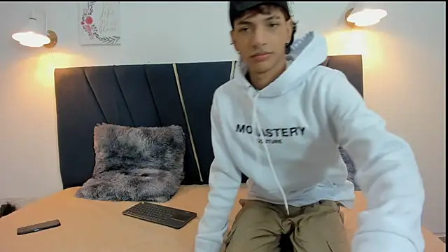 Snapshot of maicol_cum23 chatting on October 3, 2025, 1:34 pm maicol cum23 online show from October 3, 2025, 1:34 pm