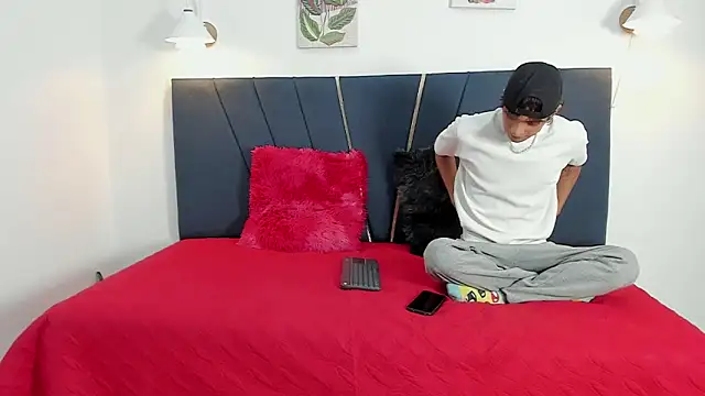 Snapshot of maicol_cum23 chatting on September 18, 2025, 1:03 pm maicol cum23 online show from September 18, 2025, 1:03 pm