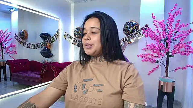 Snapshot of Black_roseee chatting on October 28, 2025, 3:51 am Black roseee online show from October 28, 2025, 3:51 am