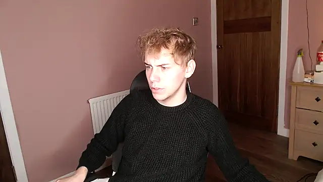 scottishtwink01 online show from September 17, 2025, 1:24 pm