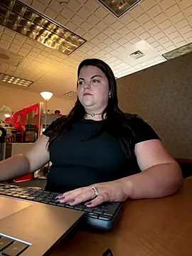 PlayWithBrittany online show from October 22, 2025, 1:43 pm