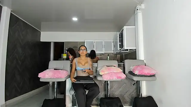 Snapshot of Melissa_tylor69 chatting on May 2, 2026, 3:23 am Melissa tylor69 online show from May 2, 2026, 3:23 am